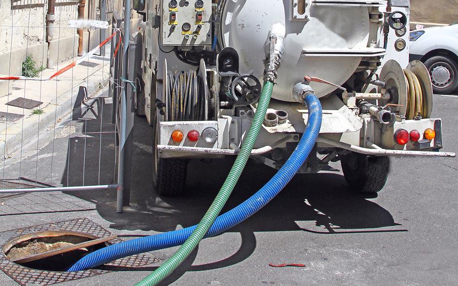 comment déboucher une canalisation Paris 8